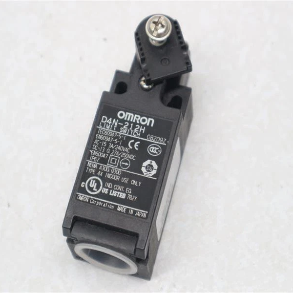 OMRON D4N-212H Safety Limit Switch, 1NC/1NO, IP67 Protection, Adjustable Roller Lever