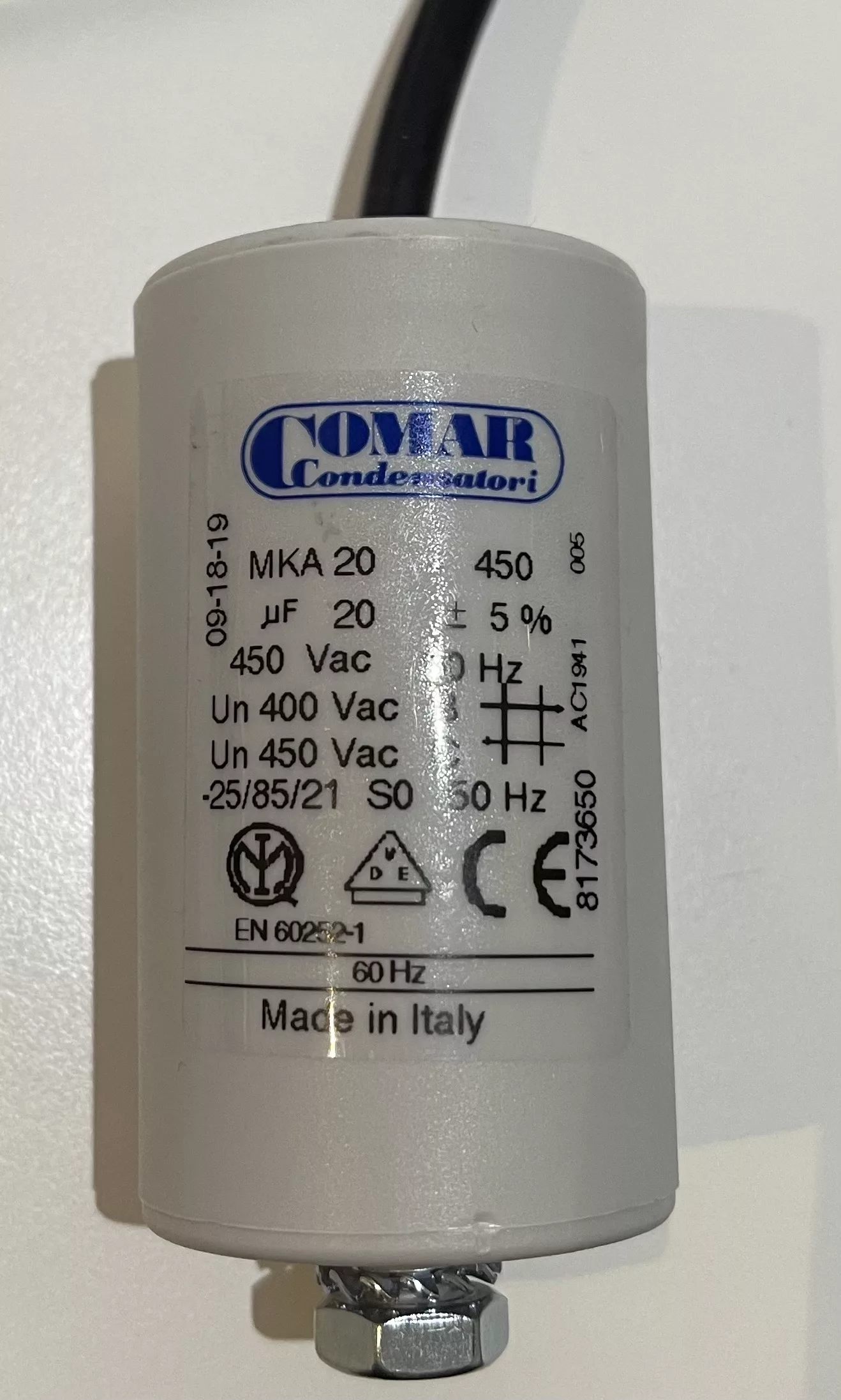 COMAR MKA 450-20 MKA 450 Series Motor Run Capacitor, 20µF, 450VAC