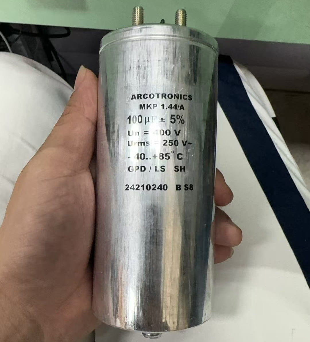 Arcotronics MKP 1.44/A Capacitor - 100 µF 400V - Front View