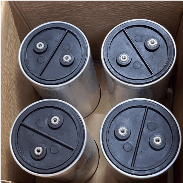 EPCOS EPCOS B25620-B1118-K103 1100UF 1100V Capacitor (4 Pieces)