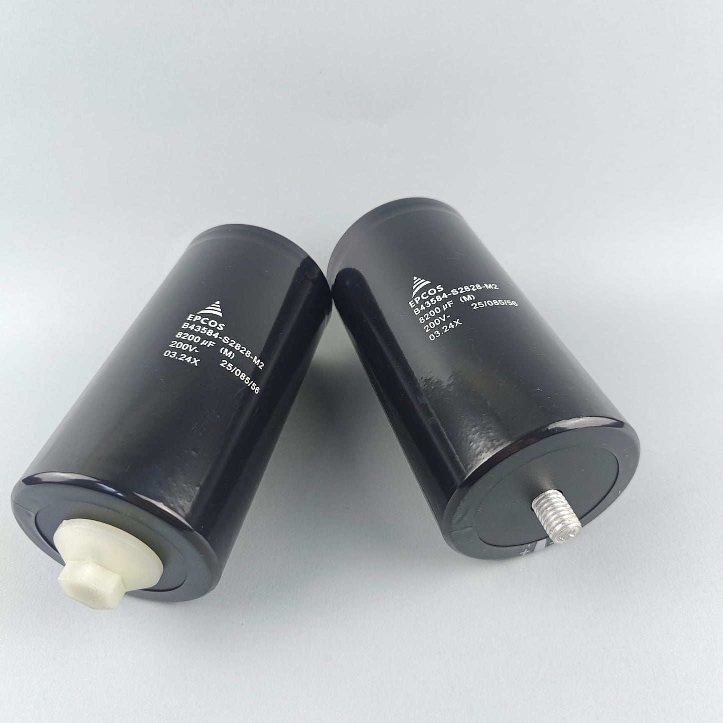 EPCOS EPCOS B43584-S2828-M2 8200UF 200V Capacitor