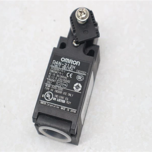OMRON D4N-212H Safety Limit Switch, 1NC/1NO, IP67 Protection, Adjustable Roller Lever