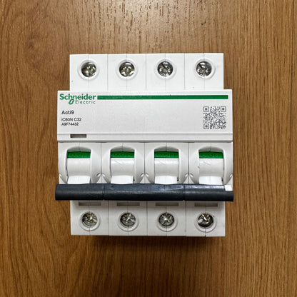 Schneider A9F74432 Miniature Circuit Breaker - 32A C-Curve 4P - Front Perspective