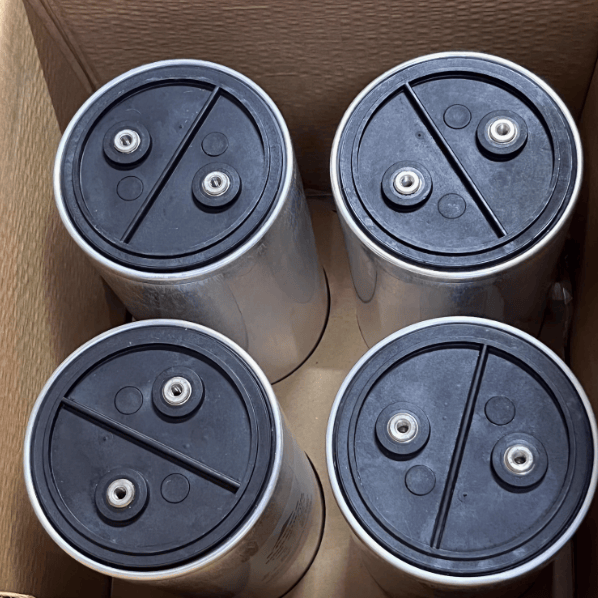EPCOS EPCOS 25620-B1118-K103 1100UF 1100V Capacitor