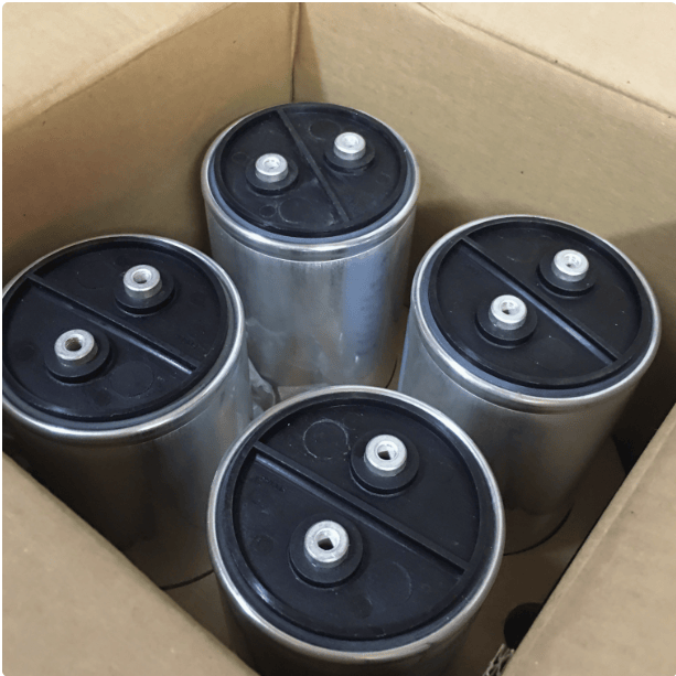 EPCOS EPCOS B25620-B0557-K881 550UF 880V Capacitor (4 Pieces)