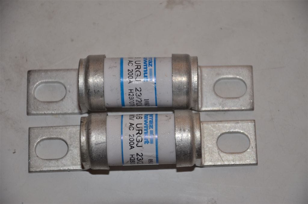 Ferraz Shawmut 6.6URGJ 31/315 315A 660V K280080 / 6.6URGJ 31/250 J280079 aR 5pcs Ferraz Shawmut 6.6URGJ 31/315 315A 660V K280080 / 6.6URGJ 31/250 J280079 aR Fuses