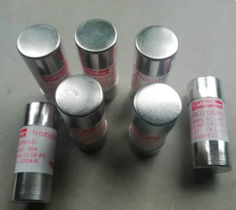 Ferraz Shawmut FR22UD69V100 10pcs Ferraz Shawmut FR22UD69V100 Fuses