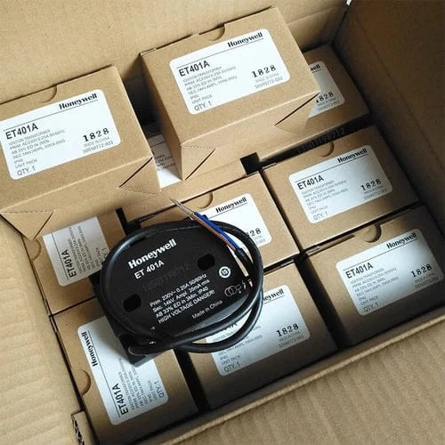Honeywell Honeywell ET402A Ignition Transformer - Two Pole, High Voltage for Intermittent Pilot and Direct Spark Ignition Systems