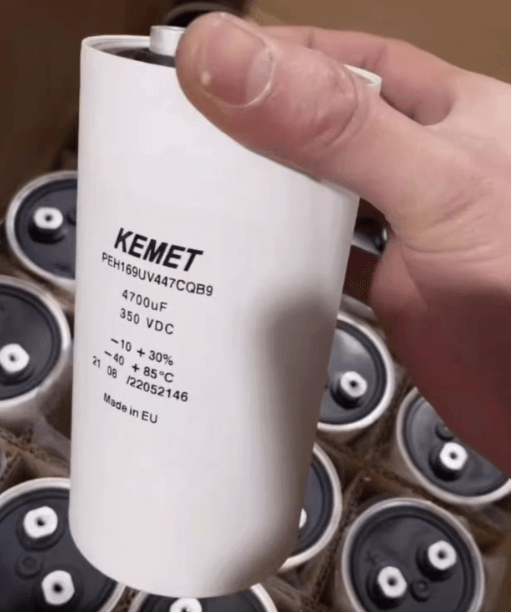 KEMET PEH169UV447CQB2 Aluminum Electrolytic Capacitor - 4700 uF 350V