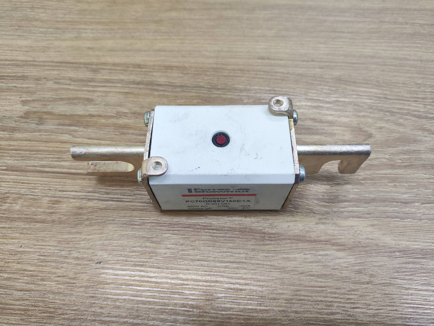 Mersen Mersen R301591 - PC70GB69V160D1A Fuses (3 Pieces)