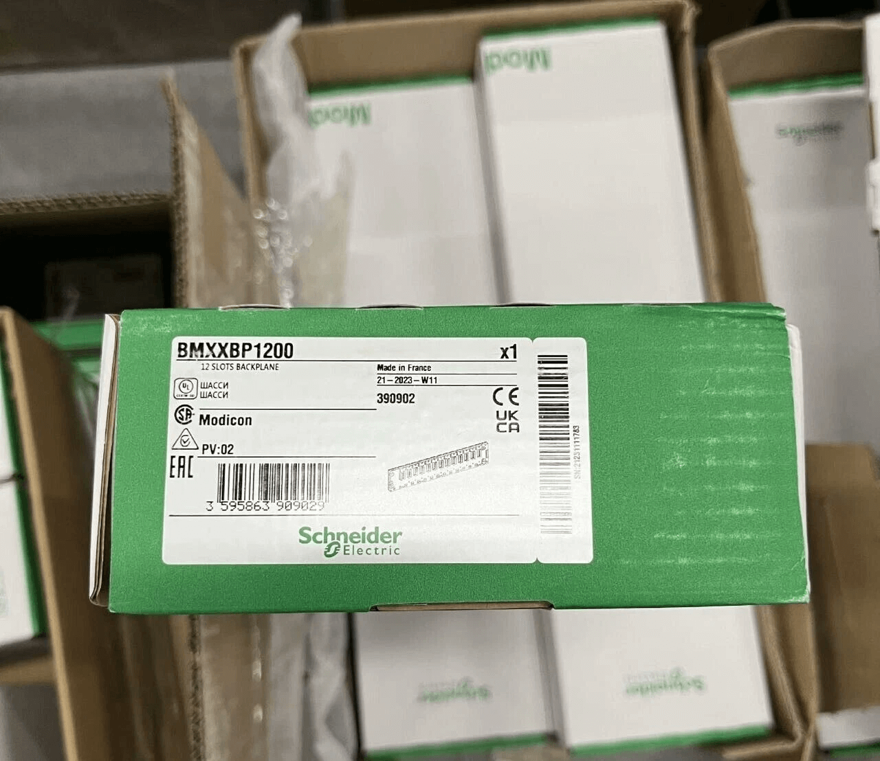 Schneider Backplane Schneider Electric BMXXBP1200 Modicon X80 Backplane — 12‑Slot X‑Bus Rack, Panel/Mounting‑Plate, DIN‑Rail Compatible, 503.2×103.7×19 mm, 1.27 kg, IP20