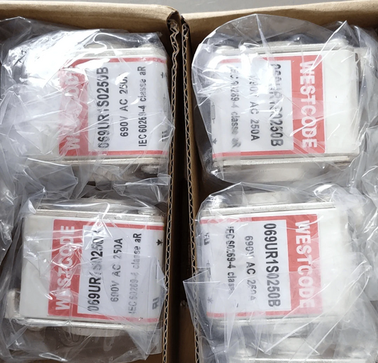 Westcode 069UR2S1000B European Square Body Semiconductor Protection Fuse, 1000A, 690V AC